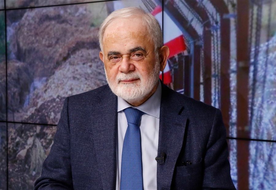 أسئلةٌ من أبو زيد الى "من يتذاكى ويتباكى على موقف التيار"!