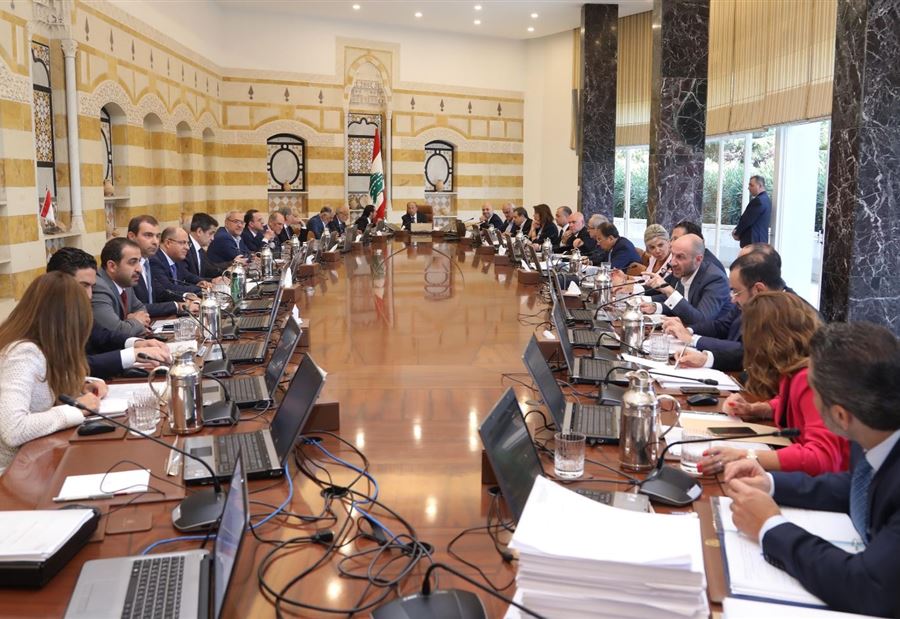من هو الوزير المتغيًب عن جلسة مجلس الوزراء؟ 