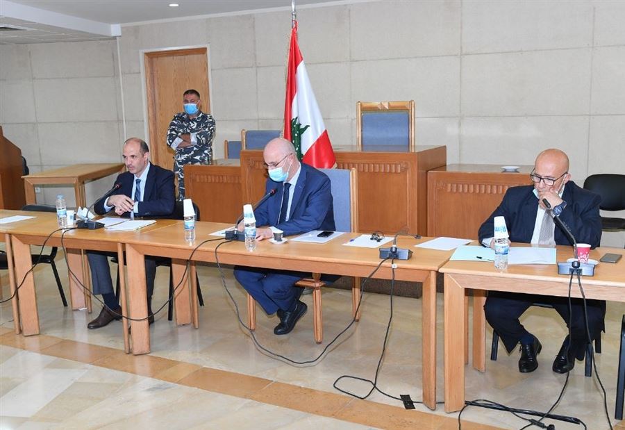 عراجي يكشفُ عن إستيراد أدوية "بلا لزمة" عراجي يكشفُ عن إستيراد أدوية "بلا لزمة"