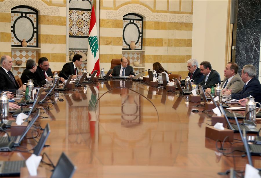 عون يتحدّثُ عن خطة لإعادة هيكلة الديون 