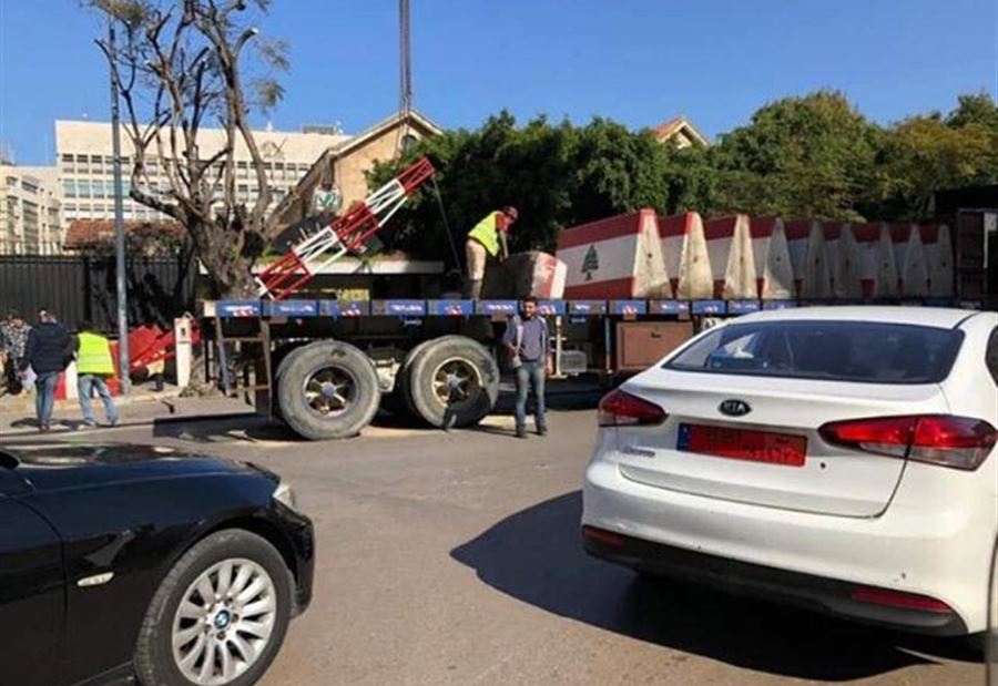 من أزال الحواجز.. الحسن أم المشنوق؟