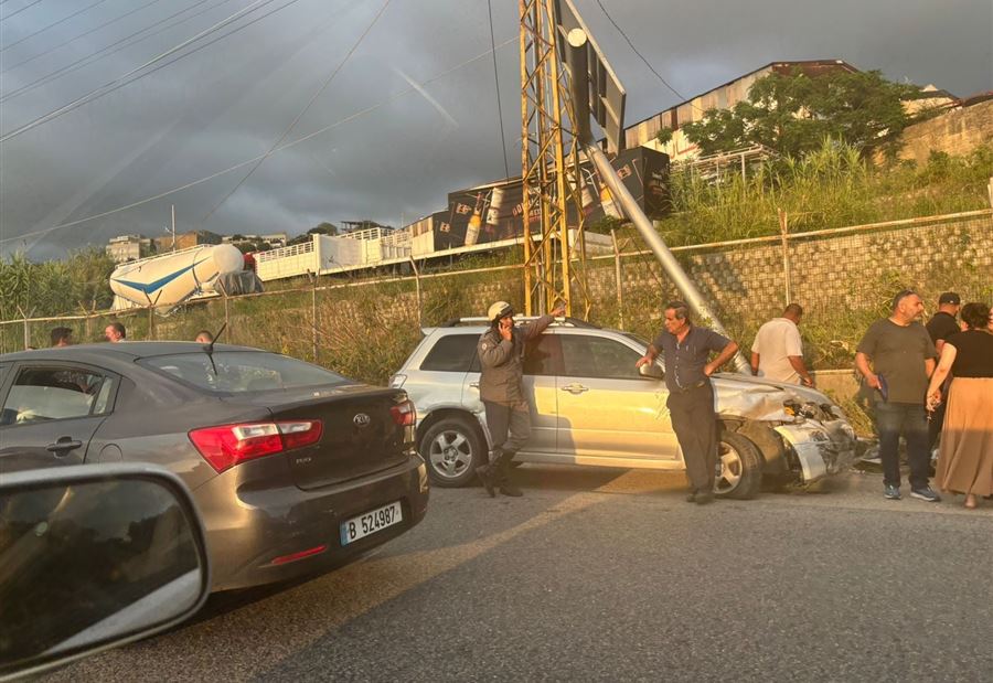 بالصور: جريحان نتيجة تصادم على أوتوستراد الصفرا