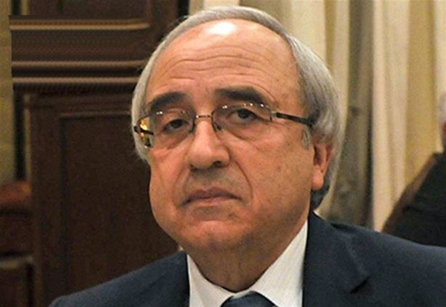 وزير العدل يوقف قاضٍ عن العمل