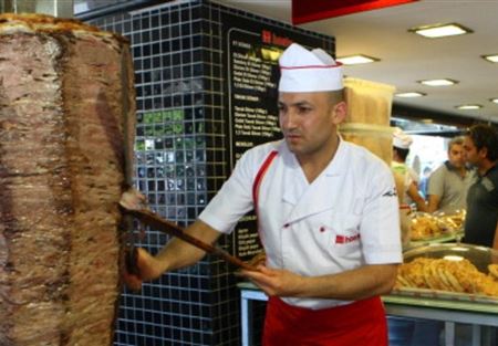 تركي يدفع حياته ثمنا لكرمه