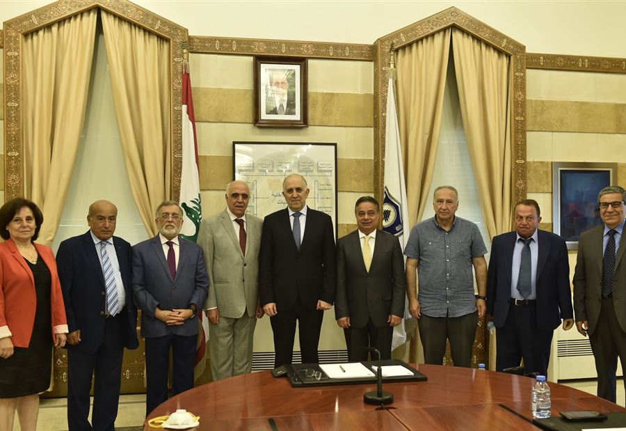 فهمي: لستُ خائفاً من القنبلة الموقوتة