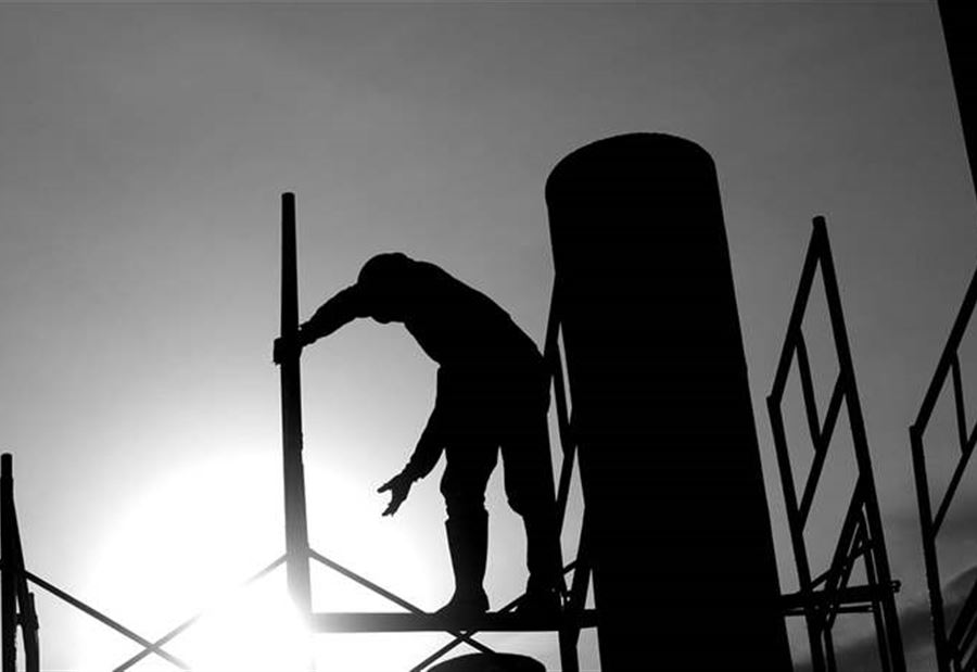 سقط عن علوّ  ١٢ متراً في كسروان 
