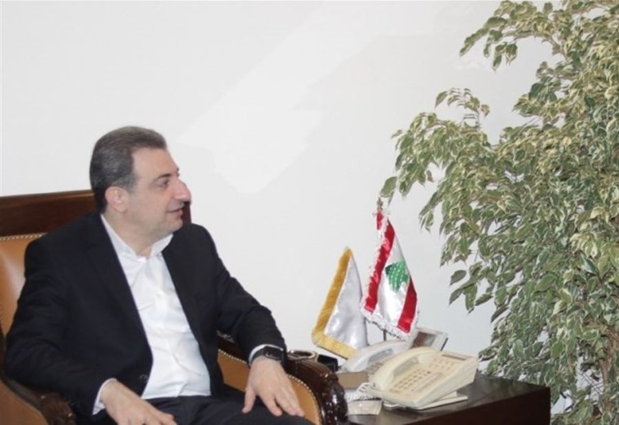 أبو فاعور: على أساتذة اللبنانية الوثوق بوعد شهيب  أبو فاعور: على أساتذة اللبنانية الوثوق بوعد شهيب