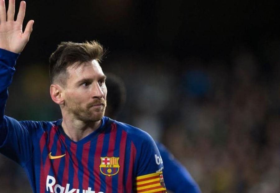 لاعب واحد يستطيع منافسة ميسي على "كرة الموسم" الذهبية