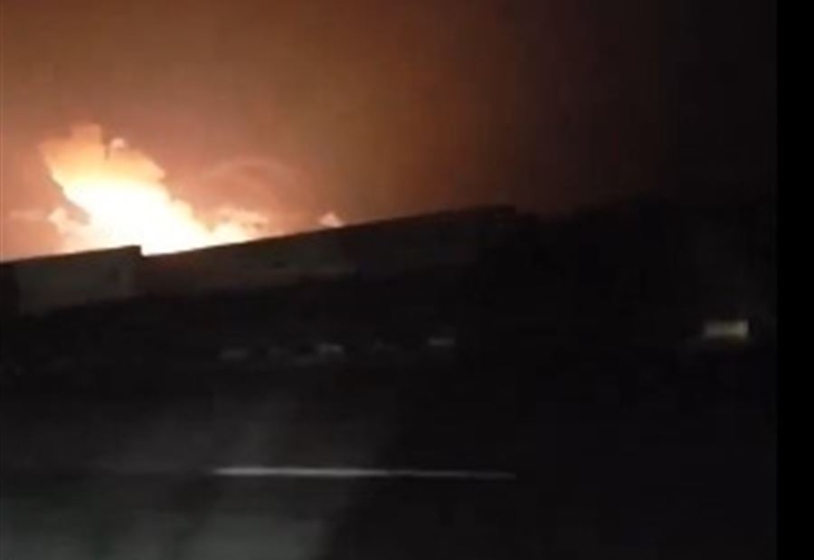 الطيران الأميركي البريطاني يستهدف مطار الحديدة في اليمن (فيديو) الطيران الأميركي البريطاني يستهدف مطار الحديدة في اليمن (فيديو)