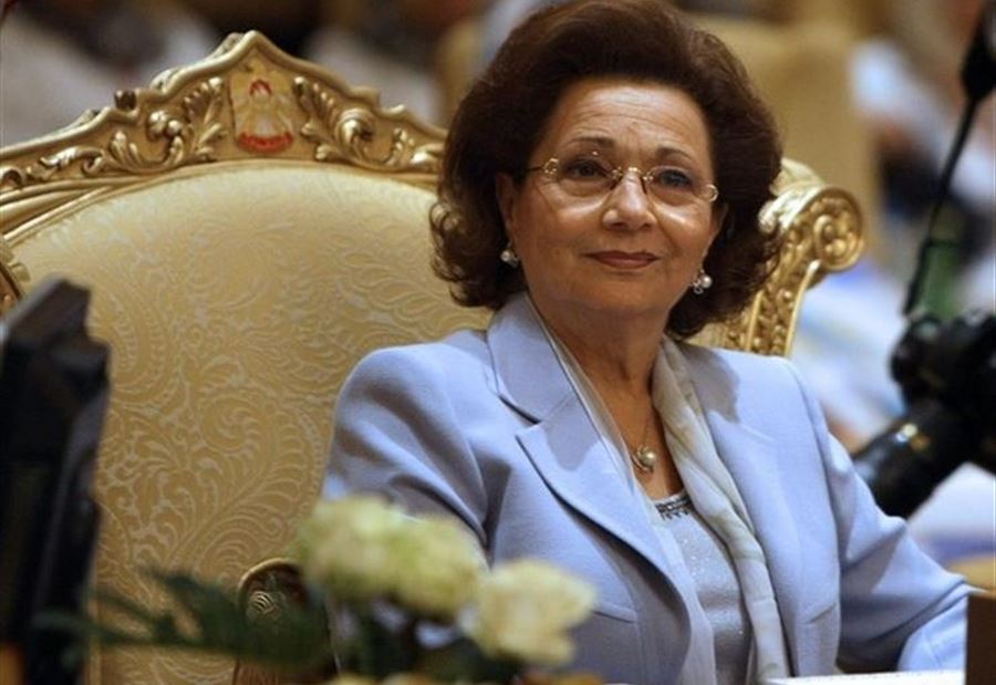زوجة الرئيس المصري الأسبق في العناية الفائقة