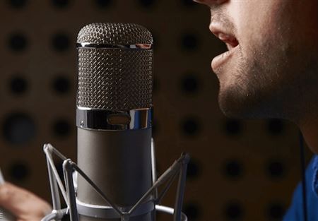 لماذا يكره الشخص سماع صوته؟ لماذا يكره الشخص سماع صوته؟