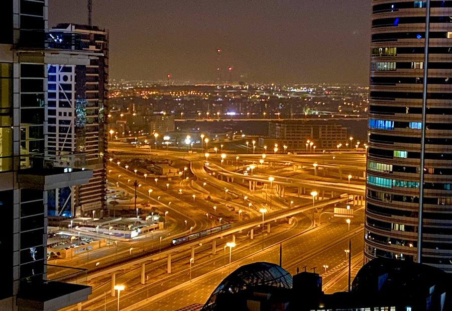بالفيديو: دبي كما لم تُشاهدوها من قبل بسبب "كورونا"