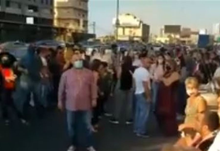 بالفيديو: قطع أتوستراد جل الديب "رفضاً لرفع الدعم"