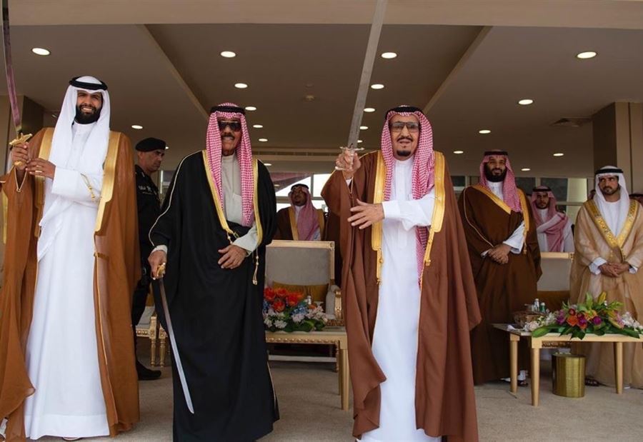 شيخ قطري معارض ينشر صورة له مع عاهل السعودية.. وهذا ما قاله شيخ قطري معارض ينشر صورة له مع عاهل السعودية.. وهذا ما قاله
