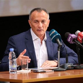 شامل روكز: مغوار السياسة.. إلى أين؟