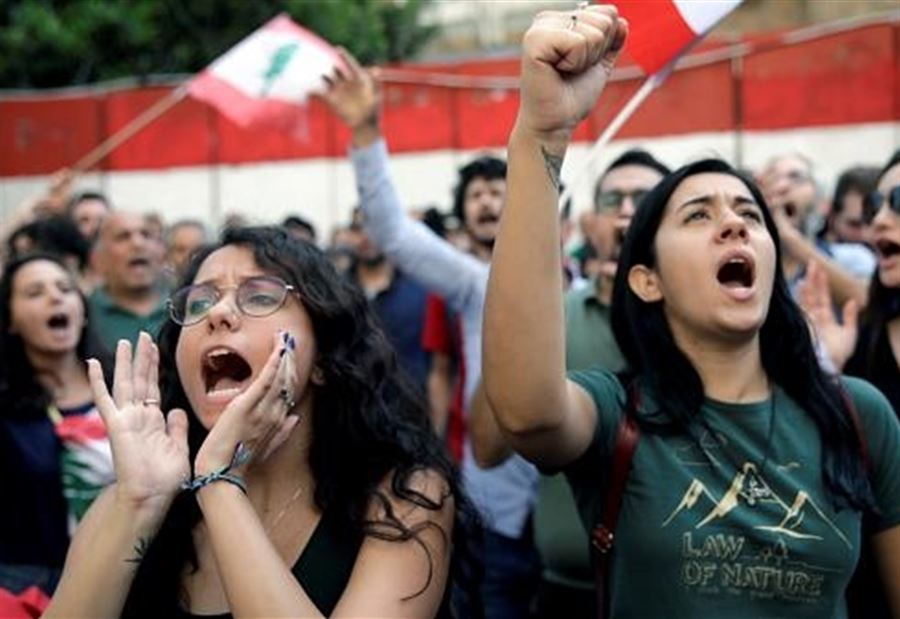 نساء صور يطالبن بحقوقهن 