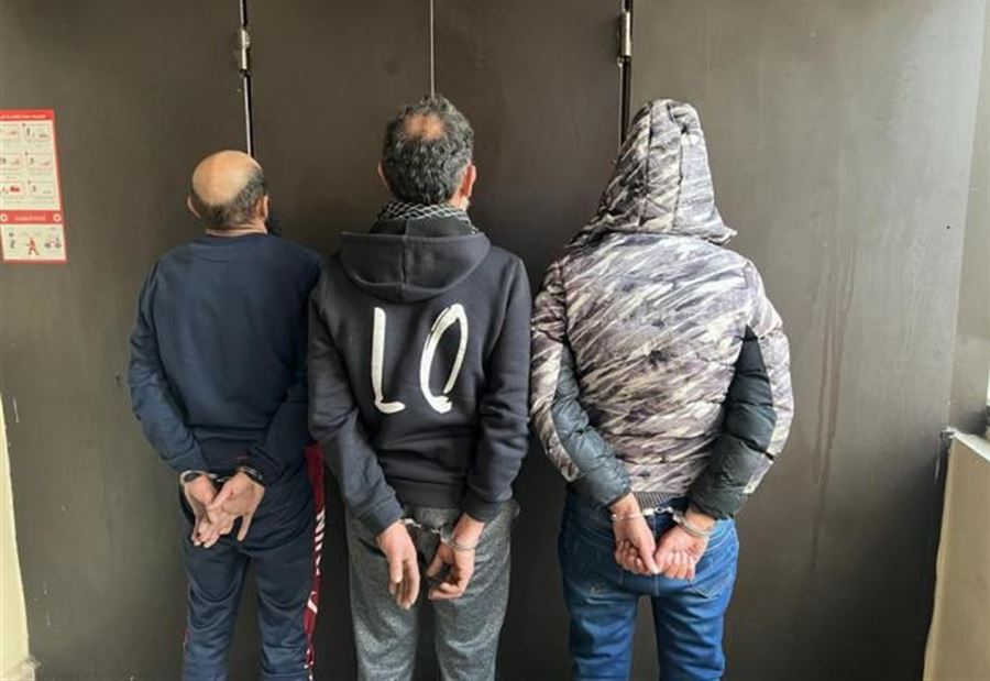 عصابة لسرقة الأسلاك الكهربائية بقبضة الأمن