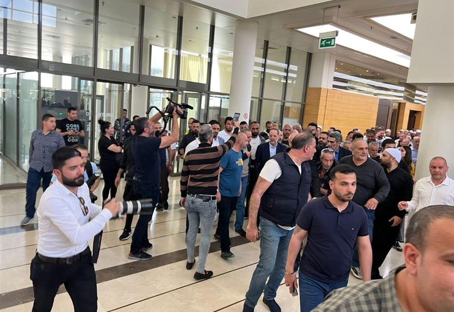 مروان خير الدين في بيروت بعد التحقيق معه بفرنسا (صور)