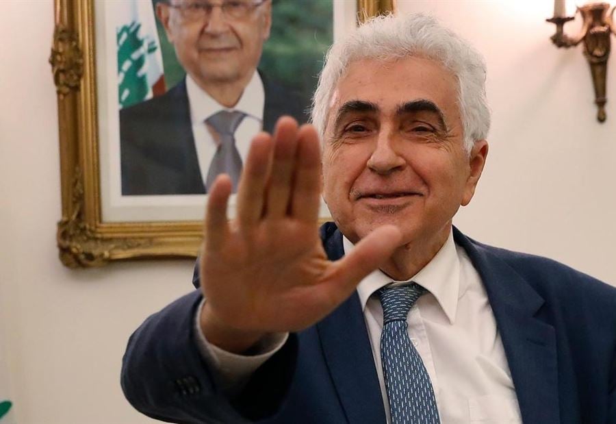 حتّي يكشف عن السبب الحقيقي لإستقالته حتّي يكشف عن السبب الحقيقي لإستقالته