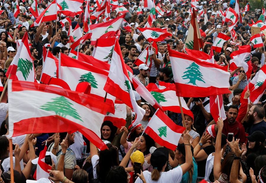 الثورة تمهل السلطة ٧٢ ساعة والا...