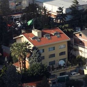 النائب العام السعودي ونظيره التركي يدخلان قنصلية الرياض في إسطنبول