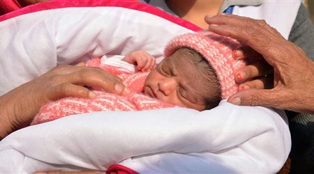 "مزرعة للرضع" في الهند والطفل بـ 1400 دولار  