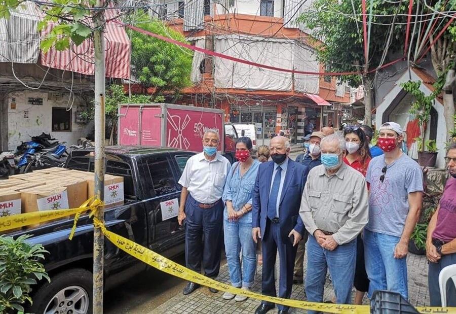 مساعدات لعائلات في النبعة من "اعضاء جوقة الشرف"