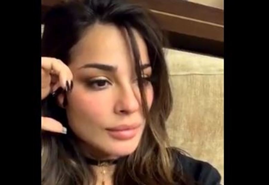 بالفيديو: نادين نجيم تهزأ من السياسيين.. "فهمت عليكن"