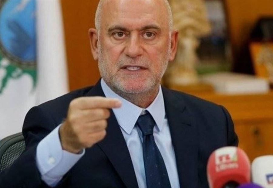 بعد إصدار مذكّرة توقيف غيابية بحقّه... كيف علّق فنيانوس؟