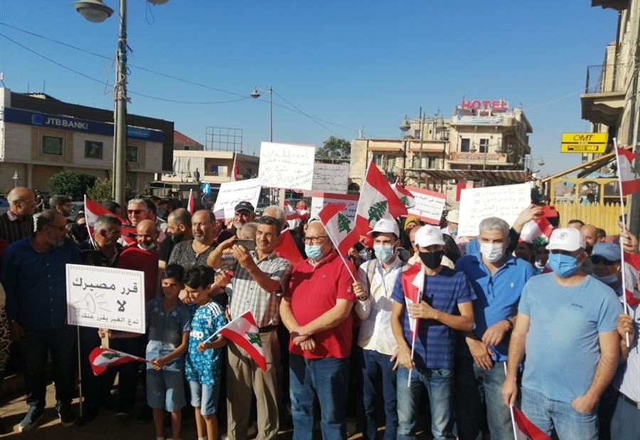 "إسقاط الطبقة السياسية"... لافتات رُفعت في بعلبك