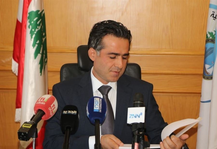 حمية يعلن عن إعادة فتح معبر العريضة خلال 48 ساعة!