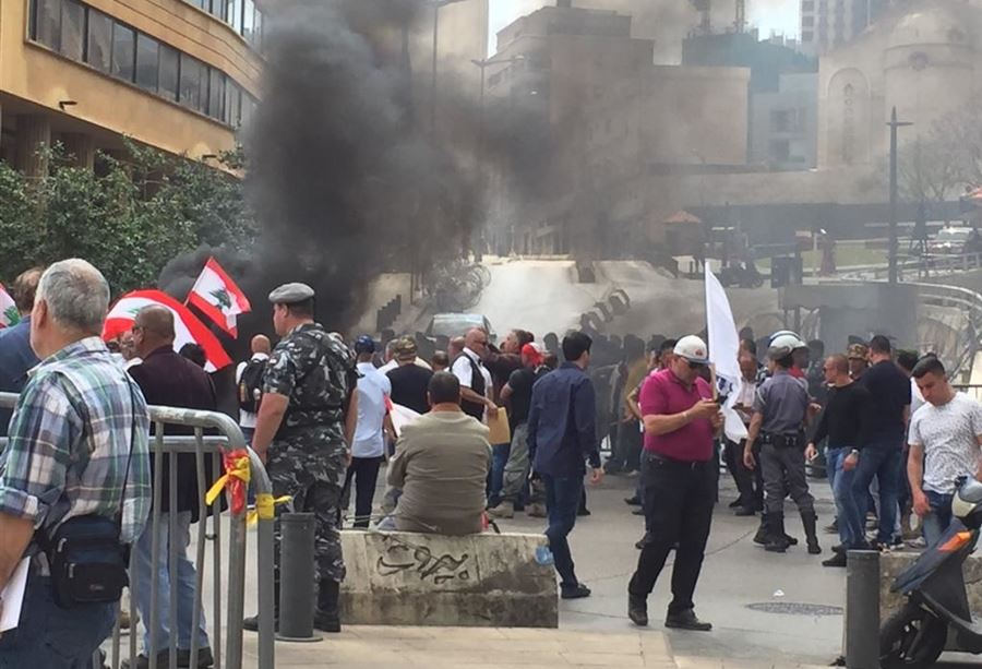 العسكريون المتقاعدون يهددون: لن نخرج من الشارع إلا بعد ... العسكريون المتقاعدون يهددون: لن نخرج من الشارع إلا بعد ...