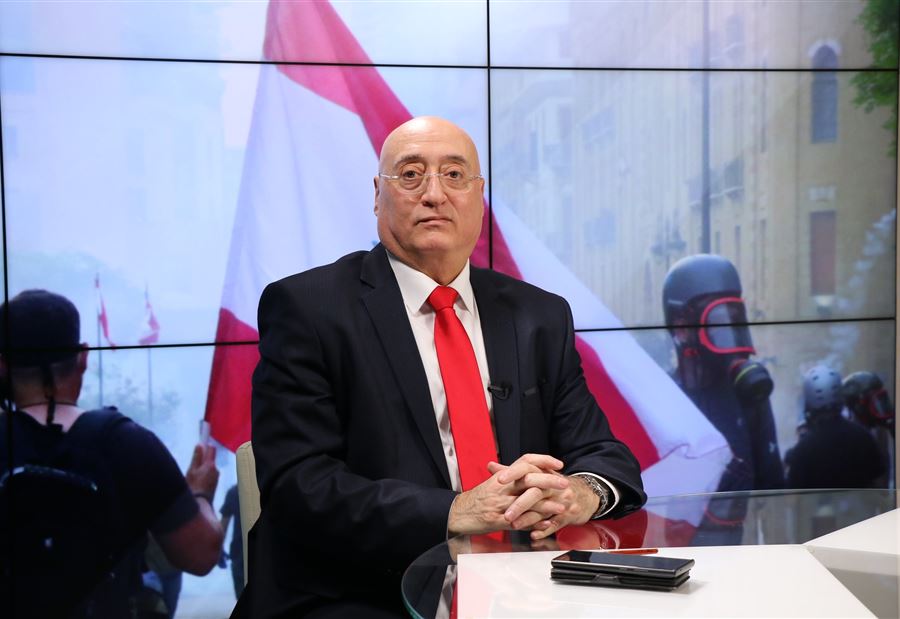 جوزيف أبو فاضل يغرّد دفاعاً عن البطريرك!