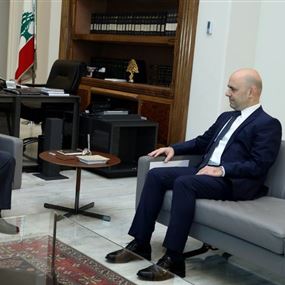 عون بحث انجاز البطاقة الصحية مع حاصباني