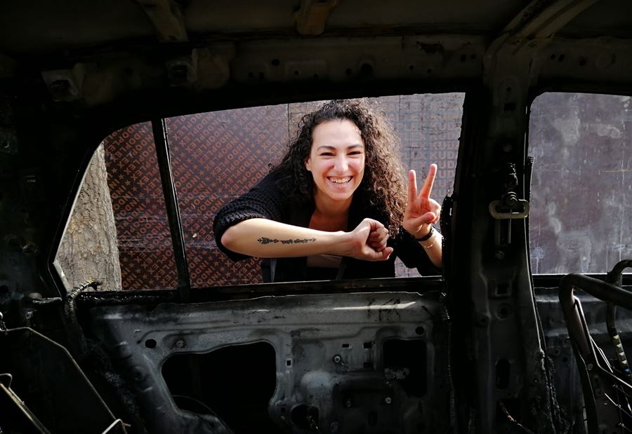 بسيارة جديدة لفرح مرعي! 