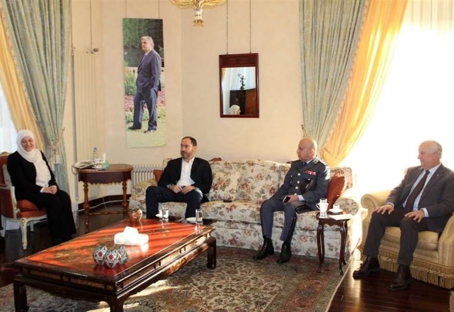 الحريري عرضت أوضاع صيدا مع محافظ الجنوب 