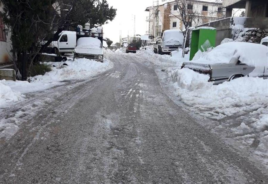بالصورة.. الجليد يقطع طرق جرد الضنية