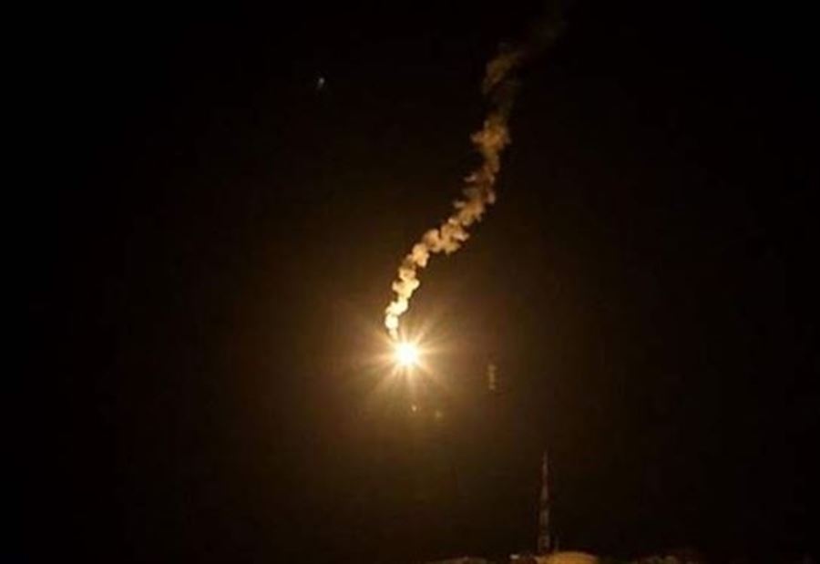 قنابل مُضيئة فوق وادي هونين قنابل مُضيئة فوق وادي هونين