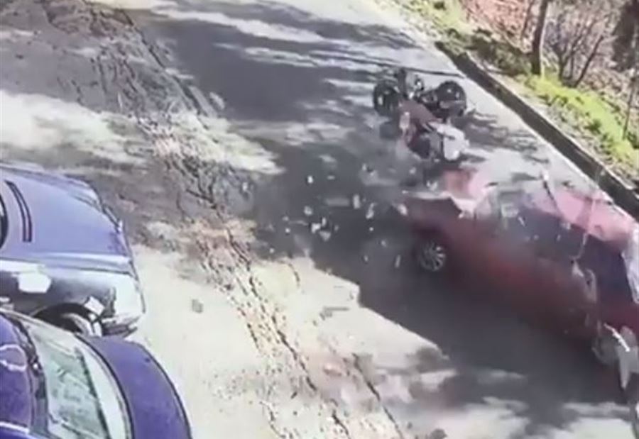 بالفيديو: اصطدام مروع بين دراجة نارية وسيارة في عيتا الشعب