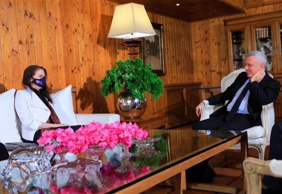 السفيرة الأسترالية بضيافة فرنجيه 
