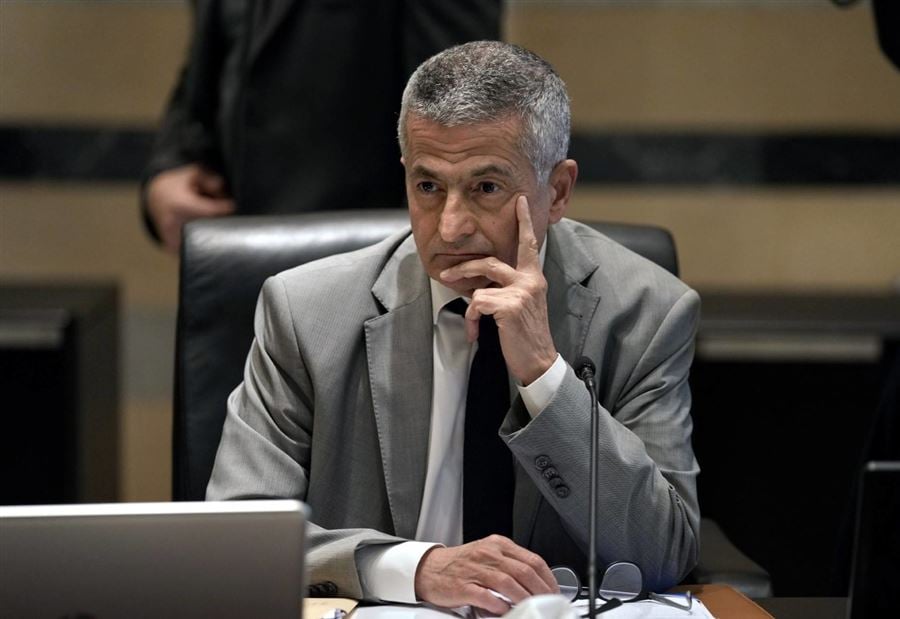تعميمٌ من الخليل إلى الوزارات