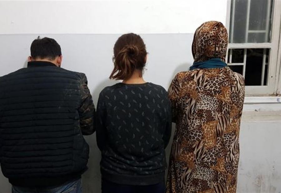 بالصورة: عصابة نشل تستغل الزحمة وتستعمل شفرات حادة!