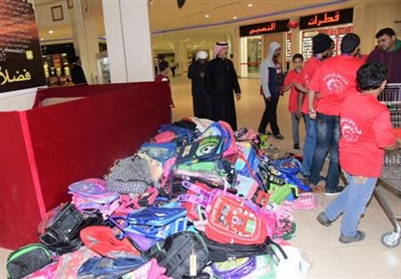الحملة الوطنية السعودية وزعت 300 حقيبة مدرسية