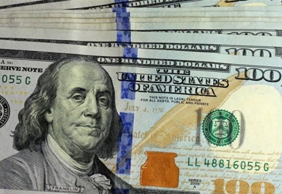 بحوزته دولارات مزورة من فئة الـ 100 دولار