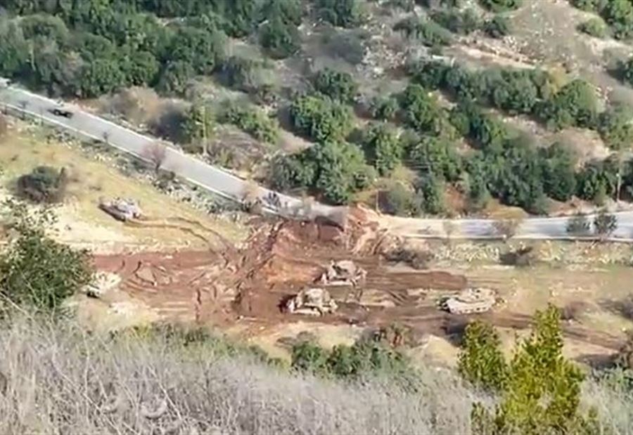 بالفيديو: الجرافات الإسرائيلية تقطع طريق وادي السلوقي عن وادي الحجير