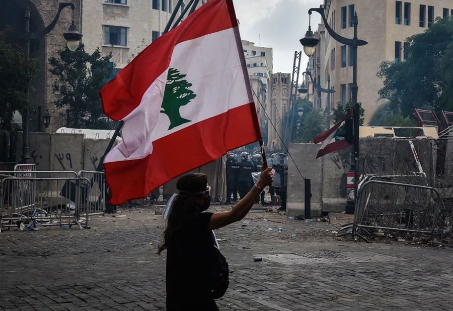 الحلّ بيد العرب