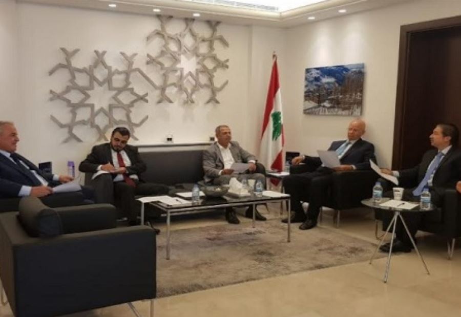 اللقاء التشاوري ناقش الاوضاع العامة 