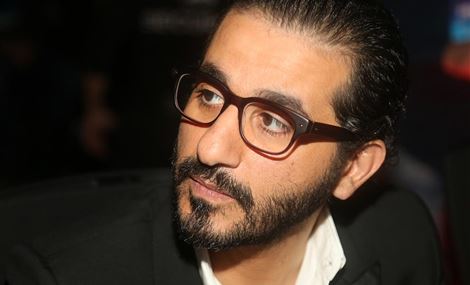 أحمد حلمي يحذر جمهوره