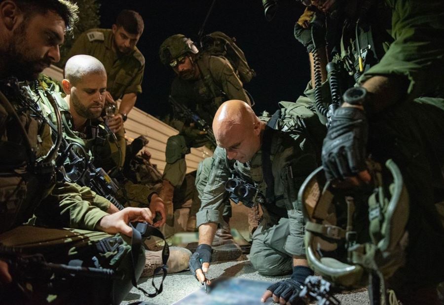 إسرائيل "تزعم" مهاجمة 160 هدفًا لِحزب الله خلال 24 ساعة  إسرائيل "تزعم" مهاجمة 160 هدفًا لِحزب الله خلال 24 ساعة