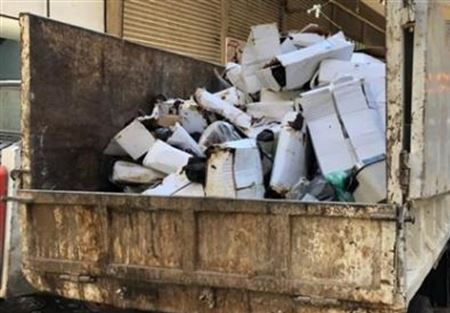  اتلاف أطنان من التمور في حارة حريك